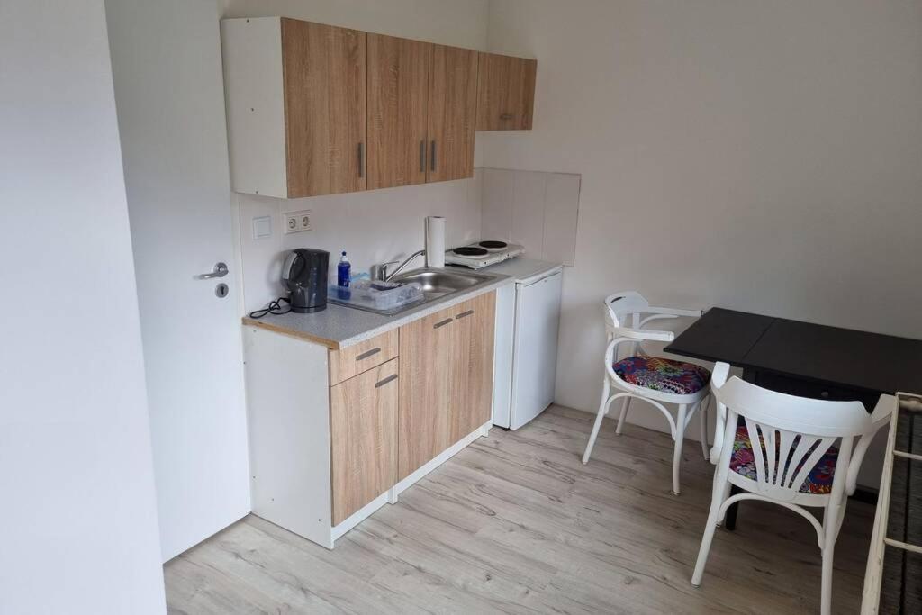 Ferienwohnung/Monteurwohnung Alte Garage Ahnatal Εξωτερικό φωτογραφία