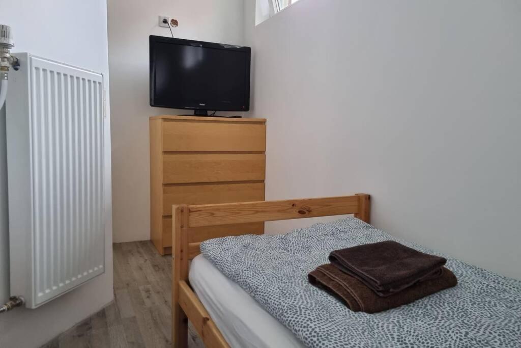 Ferienwohnung/Monteurwohnung Alte Garage Ahnatal Εξωτερικό φωτογραφία